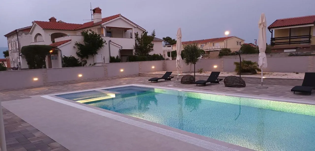 Villa-Sana Vir Villa