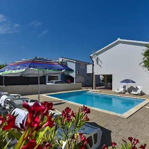Ferienhaus Krepo, Vir
